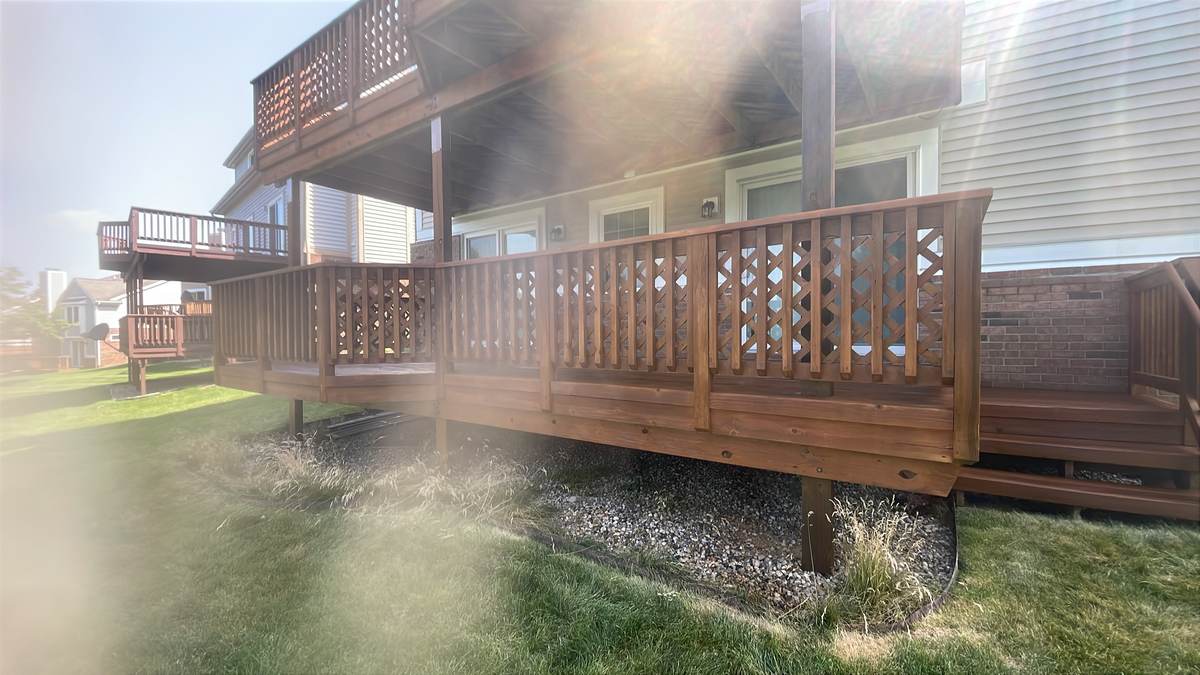 Fresh deck stain in Orchard Lake, MI