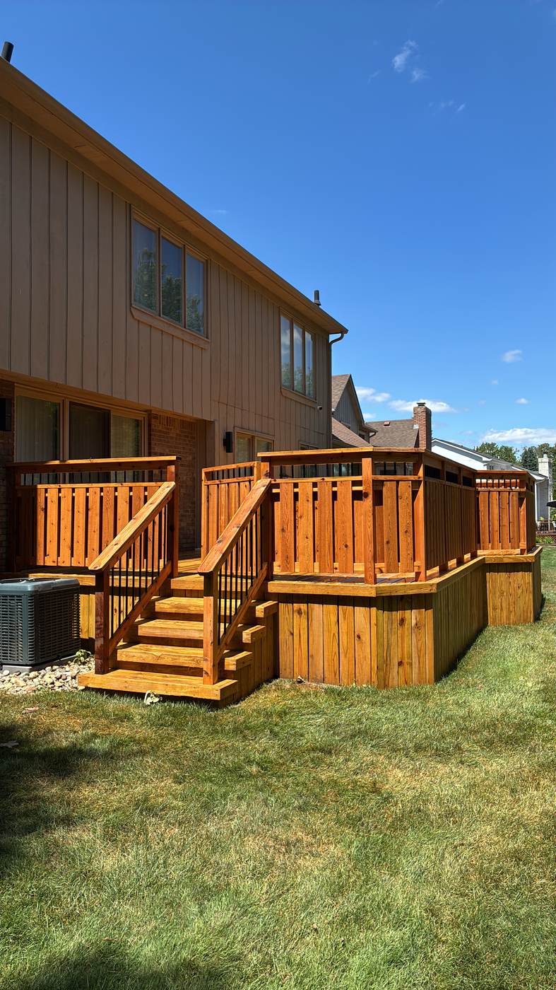 Fresh deck stain in Trenton, MI