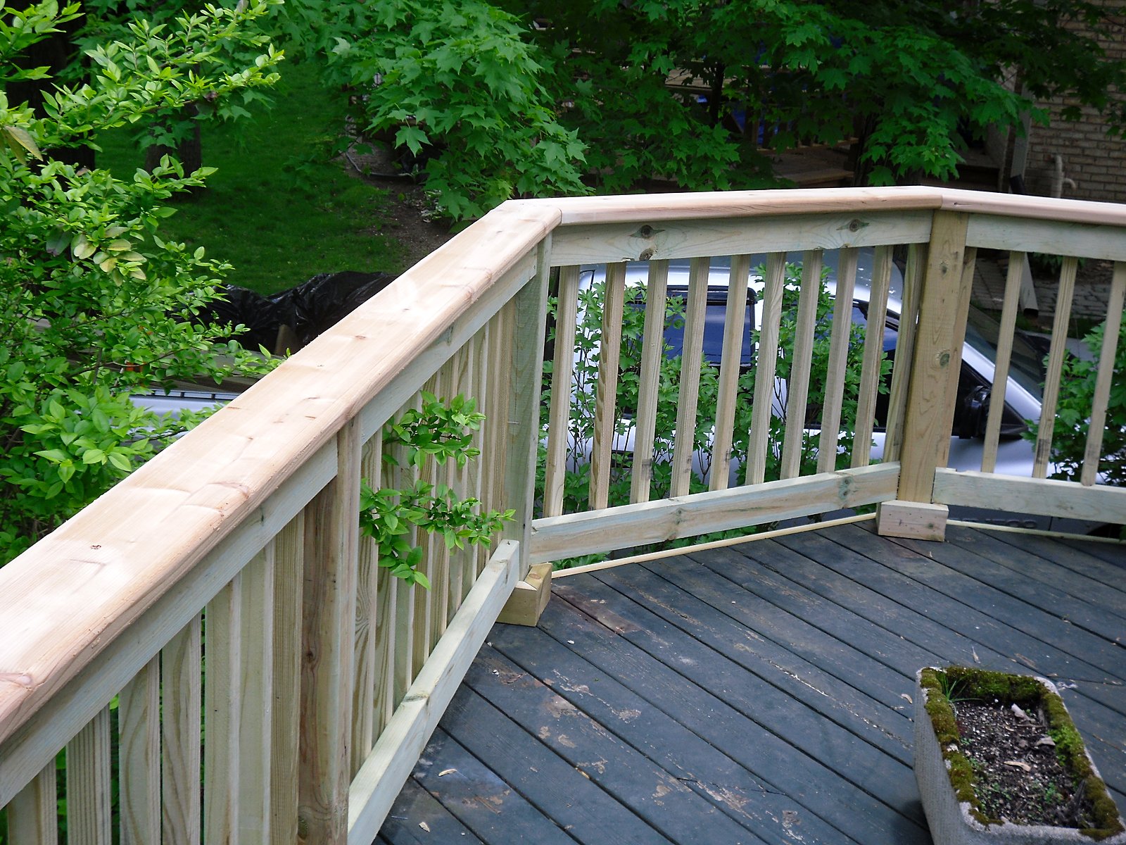 New deck railing detail in Southeast Michigan